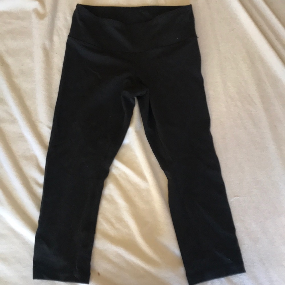 Lululemon Black cropped leggings size 6